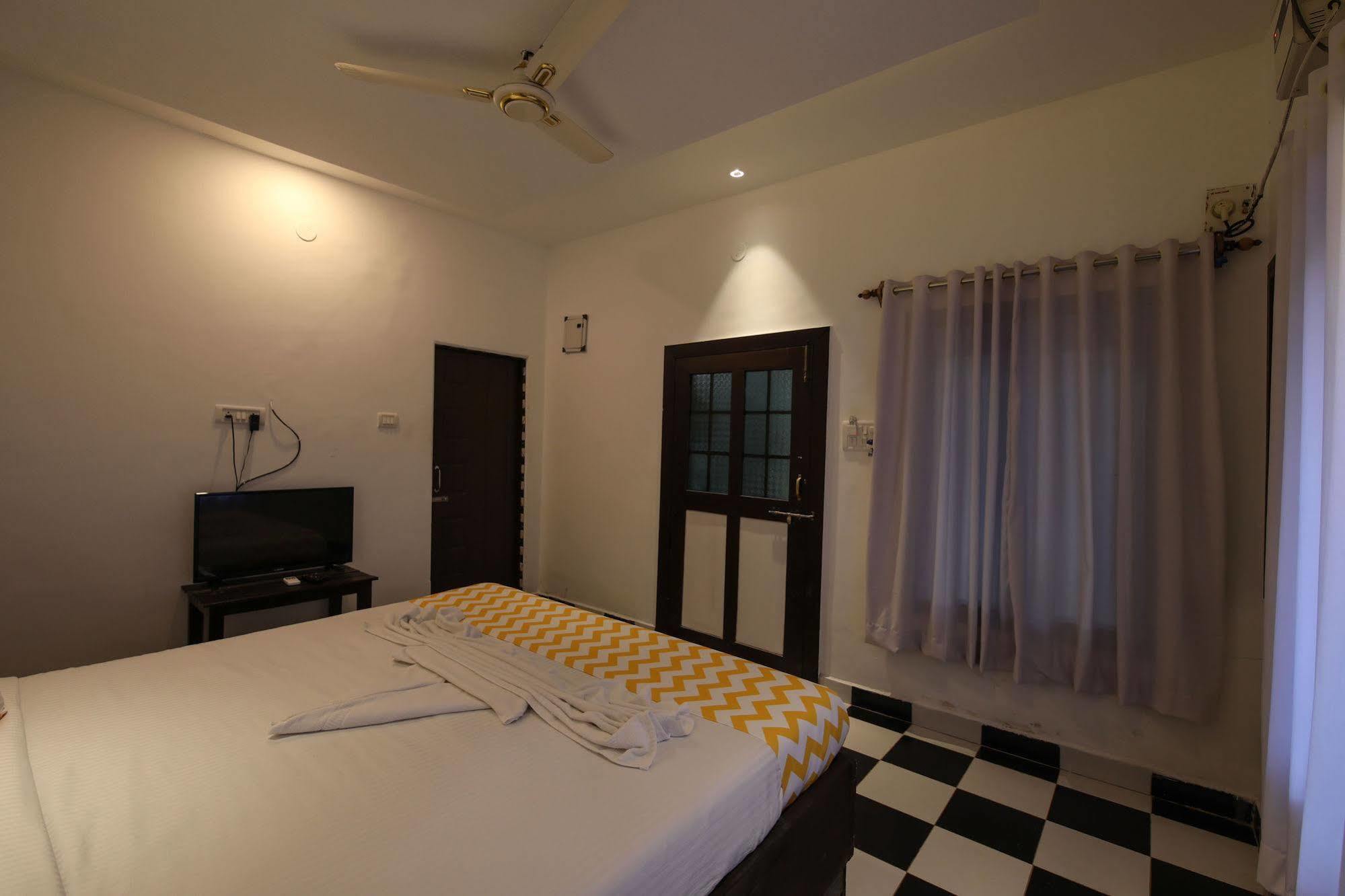 Treebo Trend Ashwem Beach Resort Goa Mandrem Ngoại thất bức ảnh