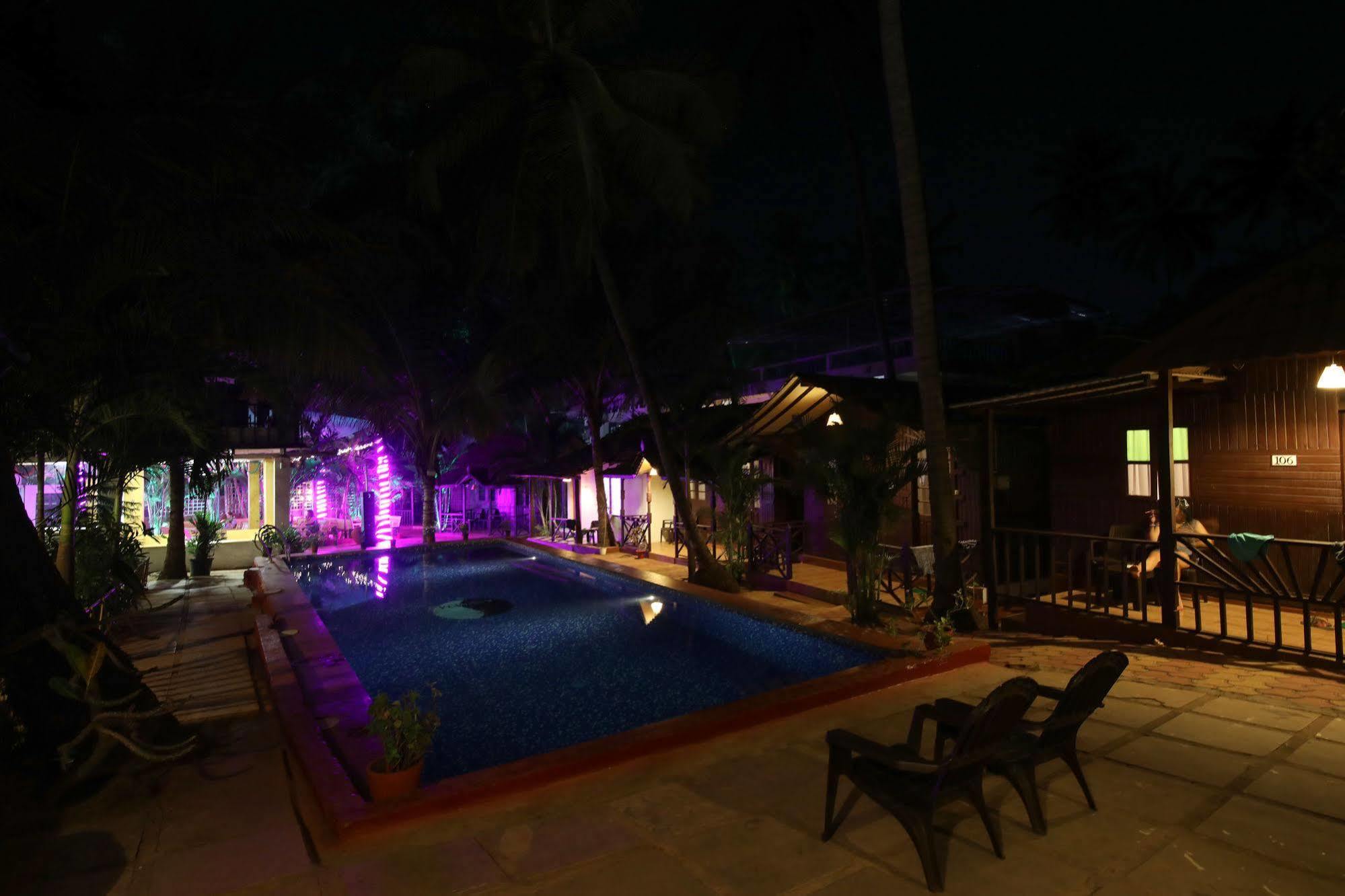Treebo Trend Ashwem Beach Resort Goa Mandrem Ngoại thất bức ảnh